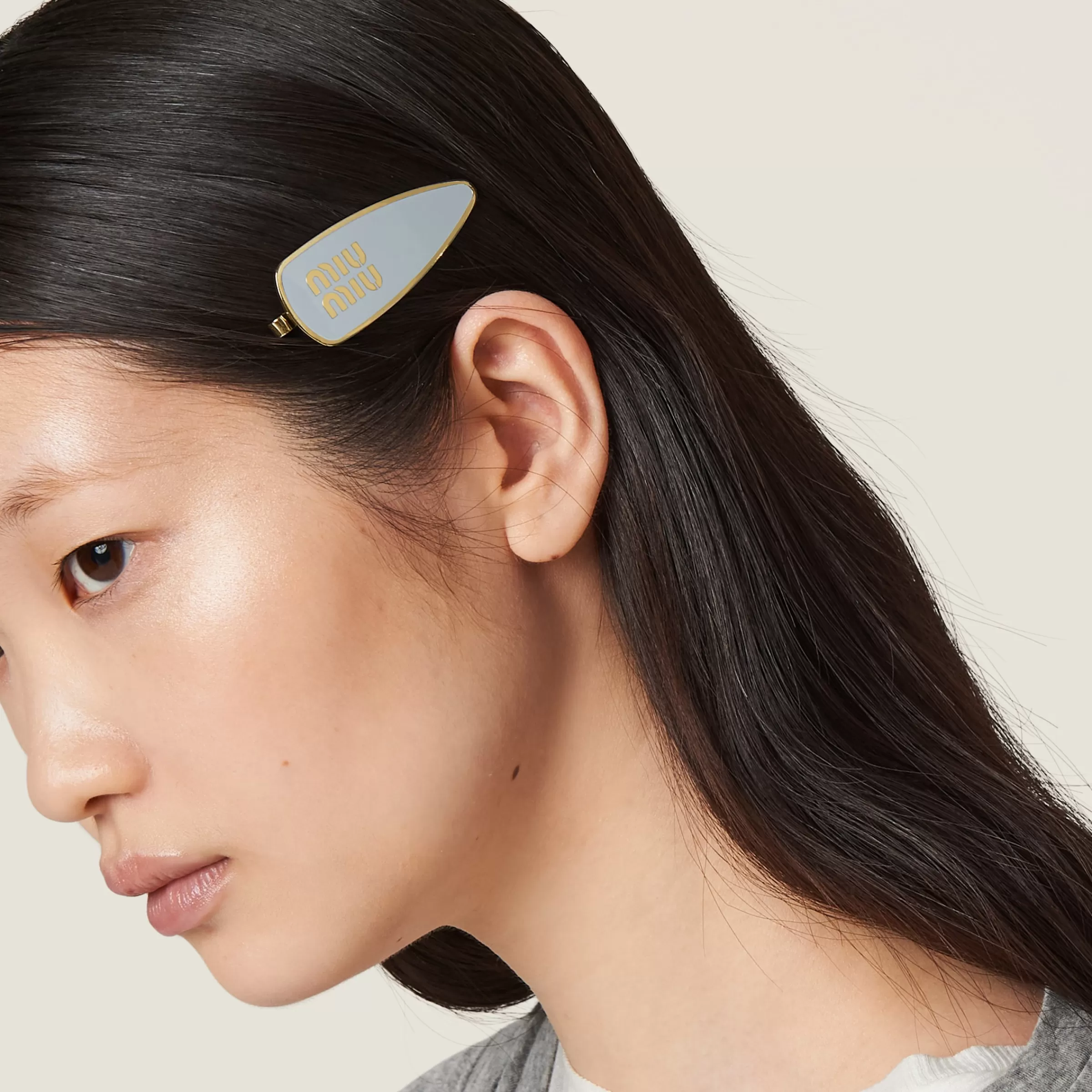 Enameled metal hair clip>Miu Miu Discount