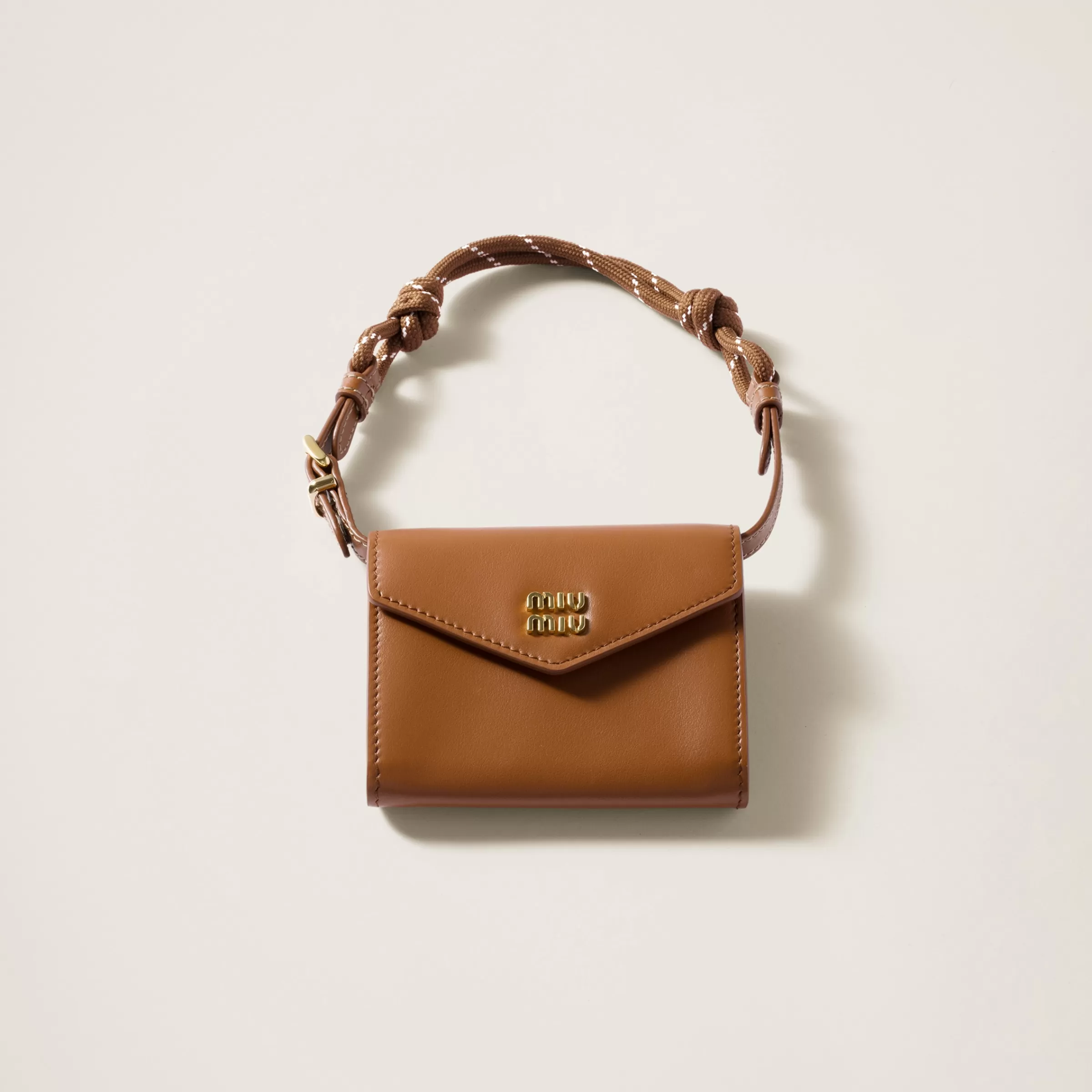 Leather shoulder wallet>Miu Miu Online