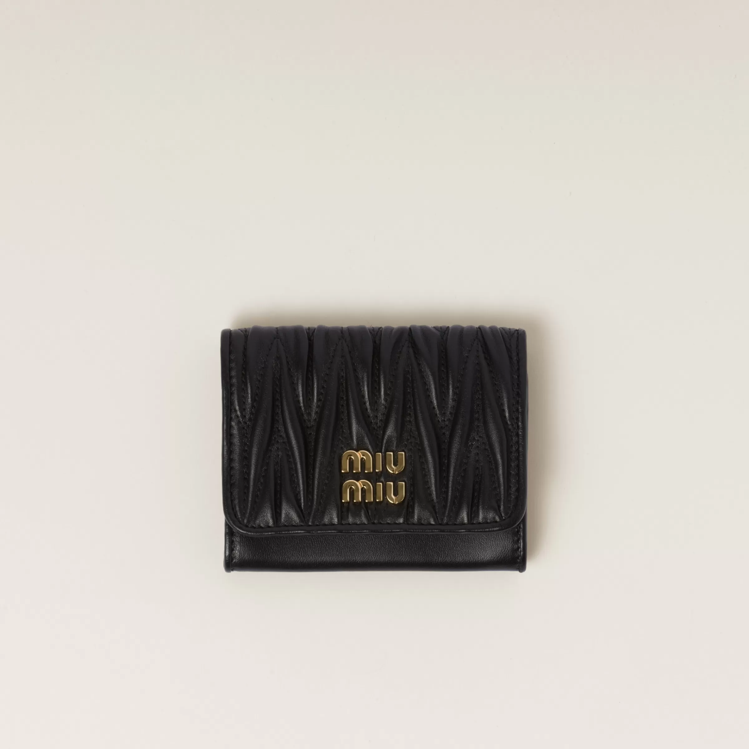 Matelassé nappa leather card holder>Miu Miu Store