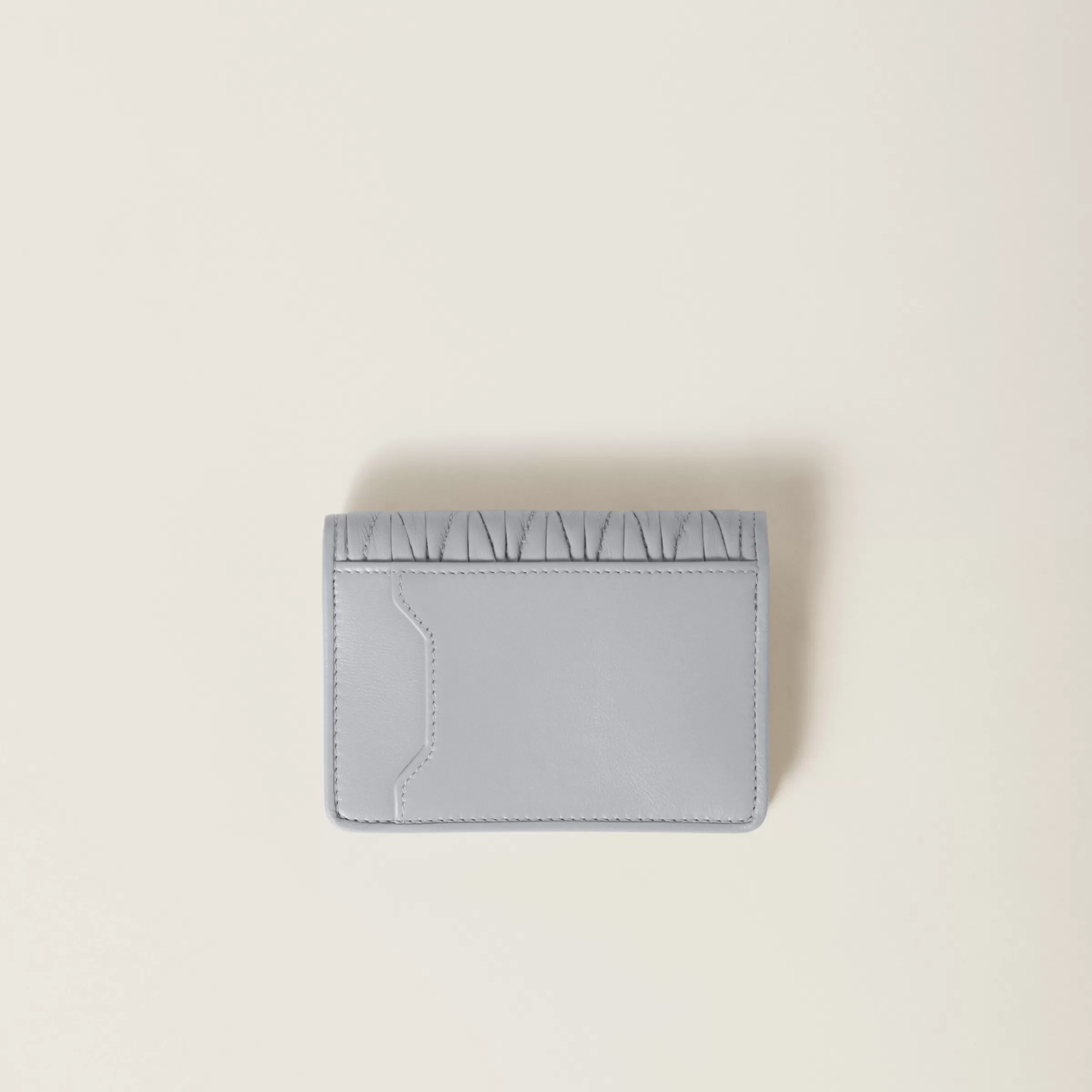 Matelassé nappa leather card holder>Miu Miu Fashion