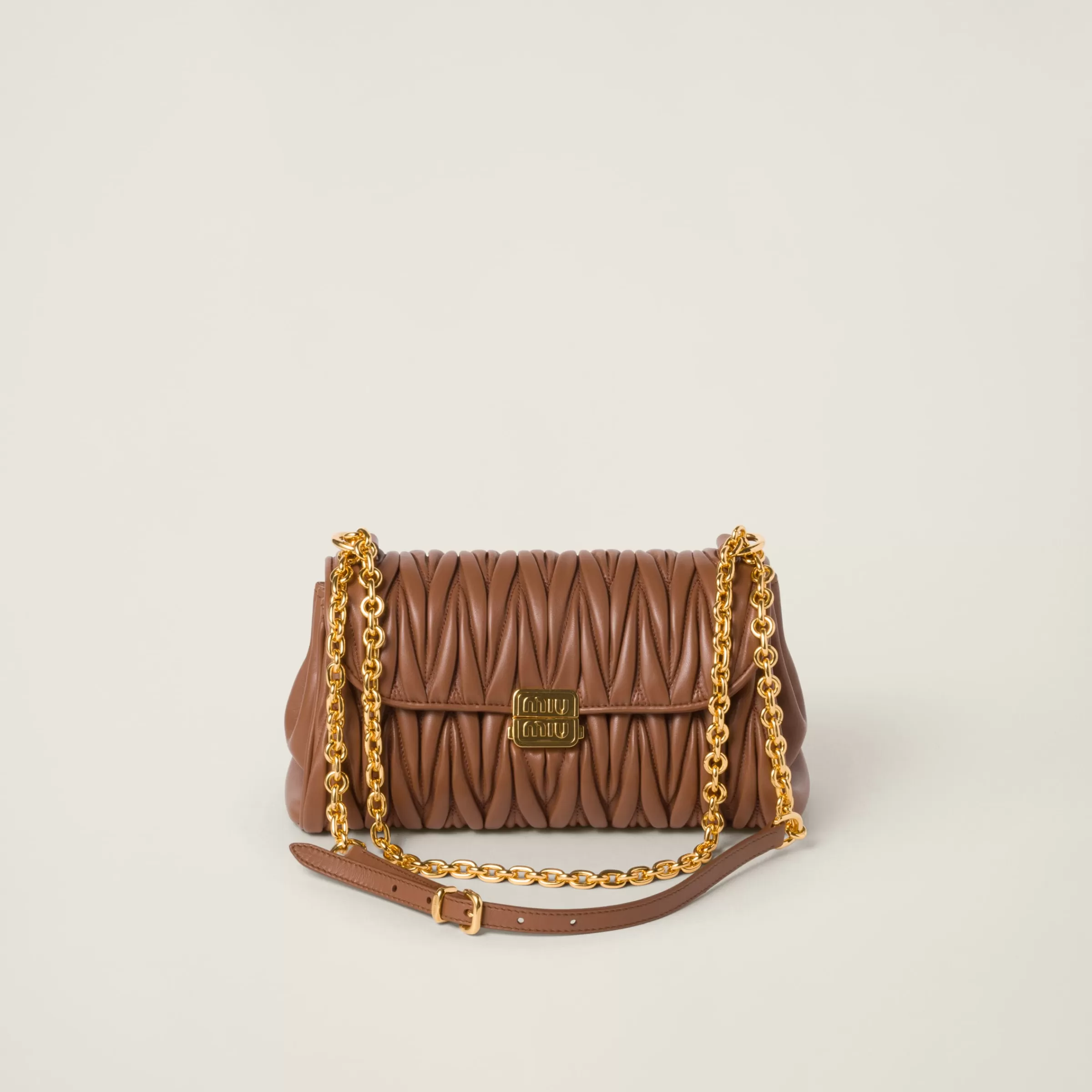 Matelassé nappa leather shoulder bag>Miu Miu Sale