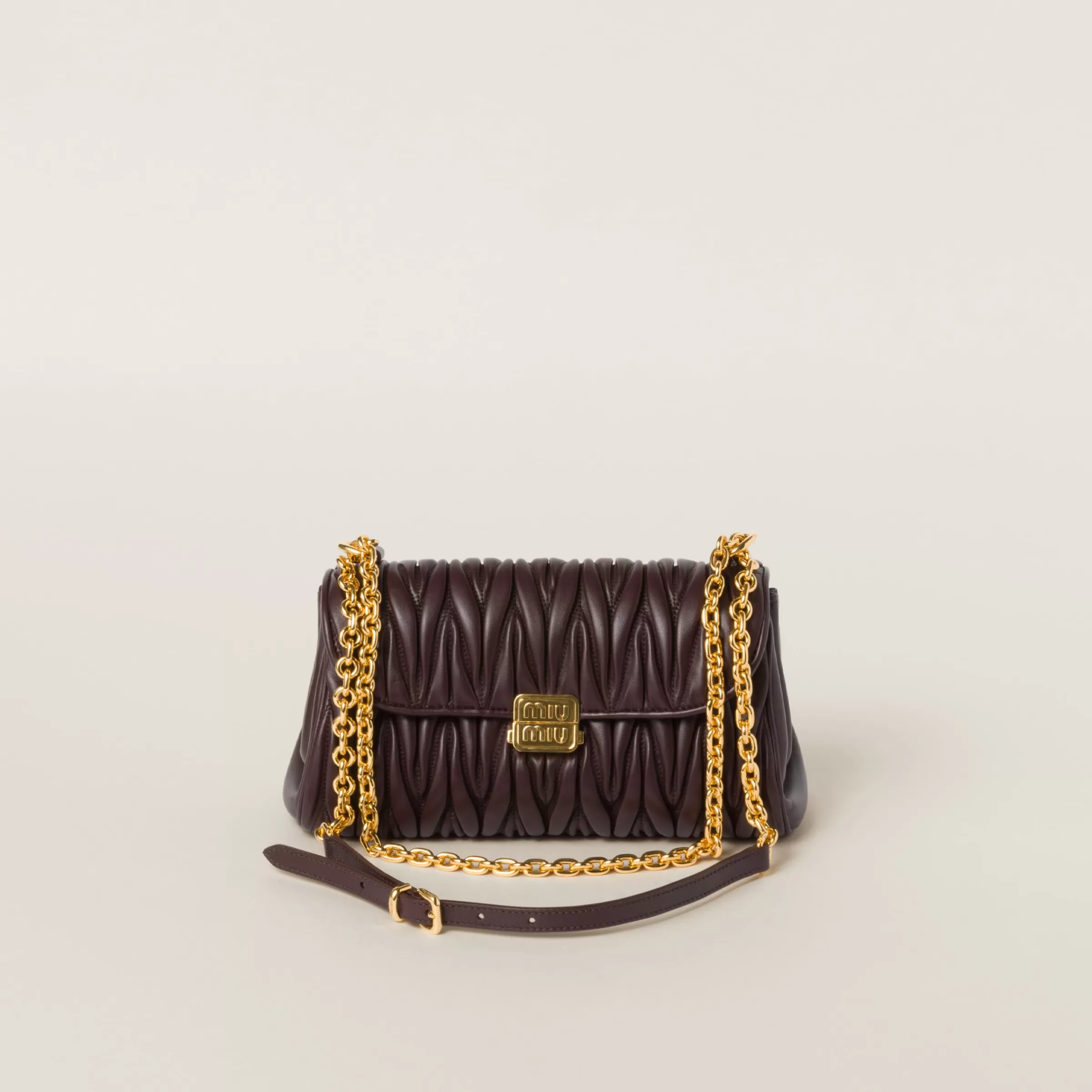 Matelassé nappa leather shoulder bag>Miu Miu Sale