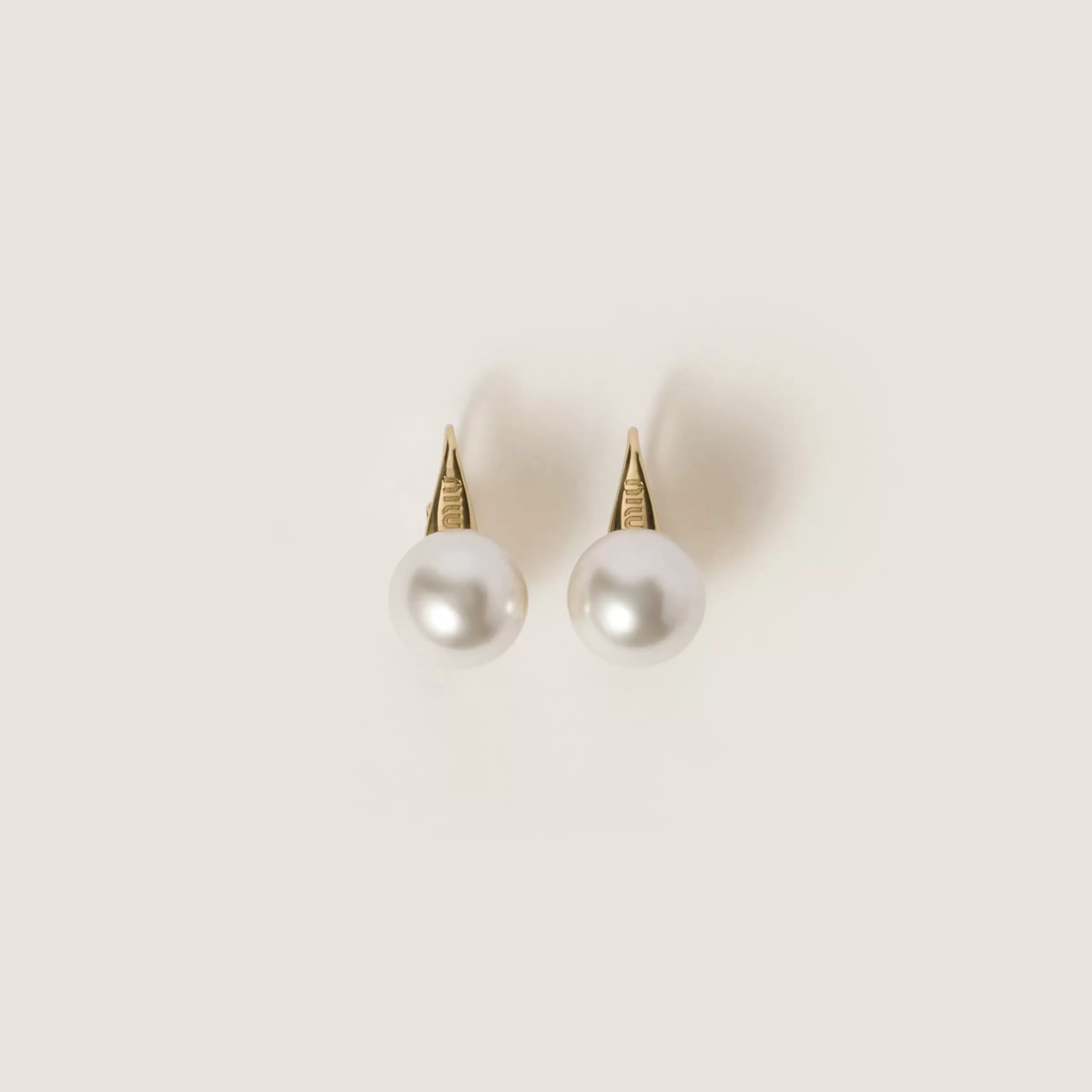 Metal and pearl earrings>Miu Miu Online