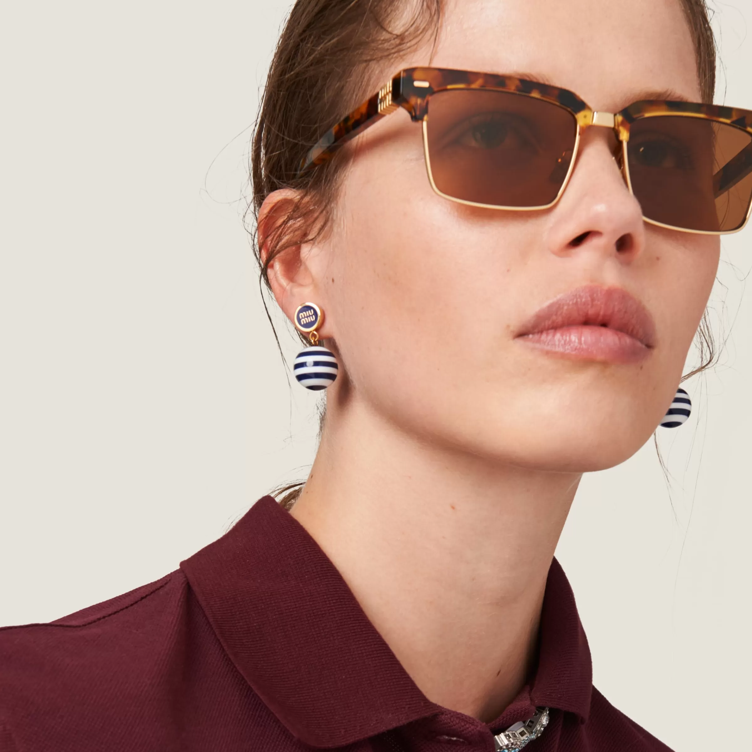 Metal and pearl earrings>Miu Miu Fashion