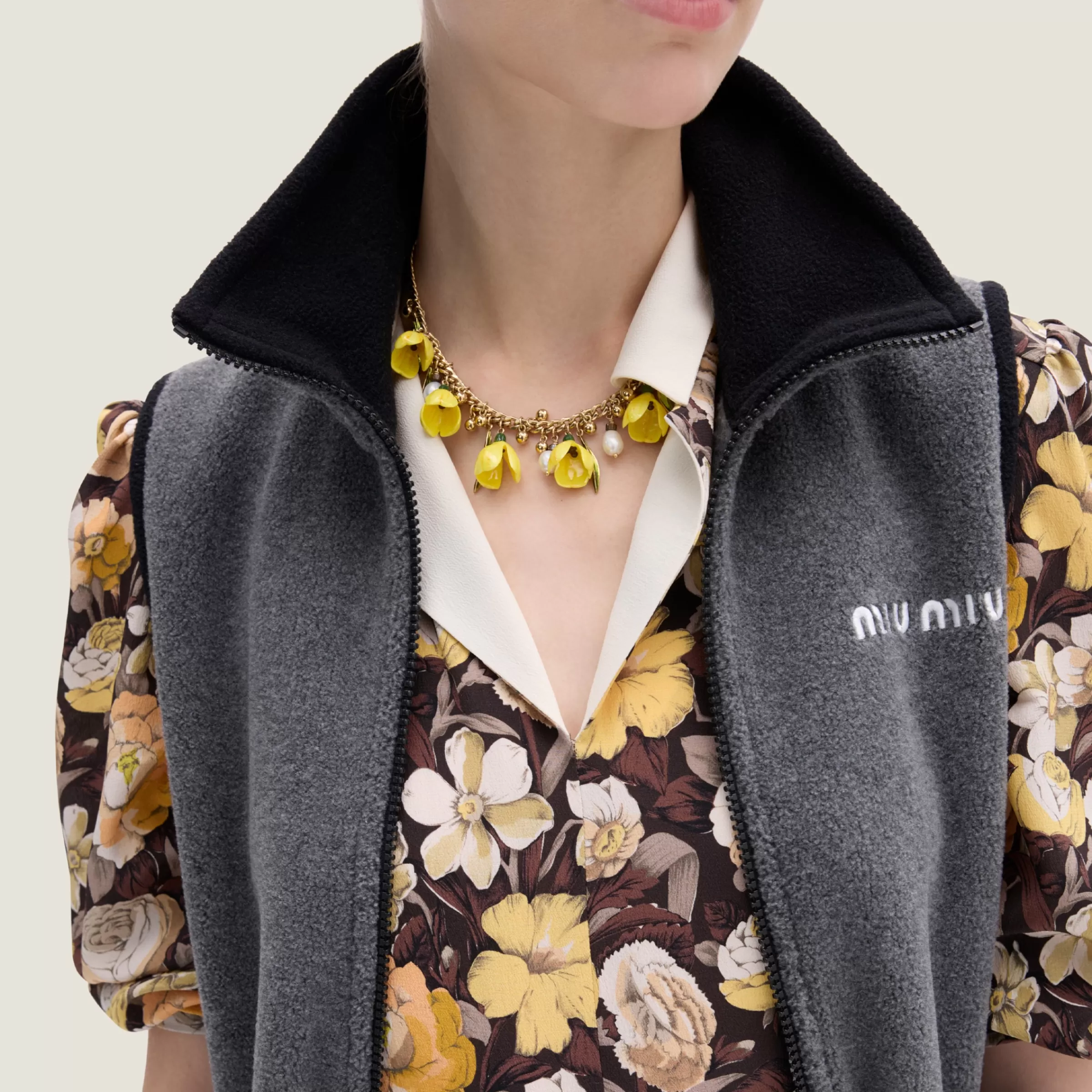 Metal and resin necklace>Miu Miu Online