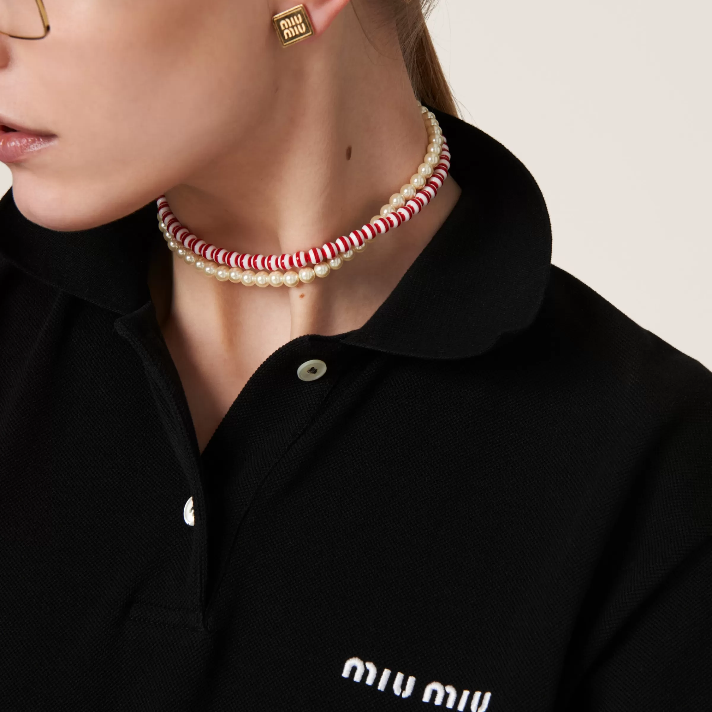 Metal and synthetic pearl choker>Miu Miu Shop