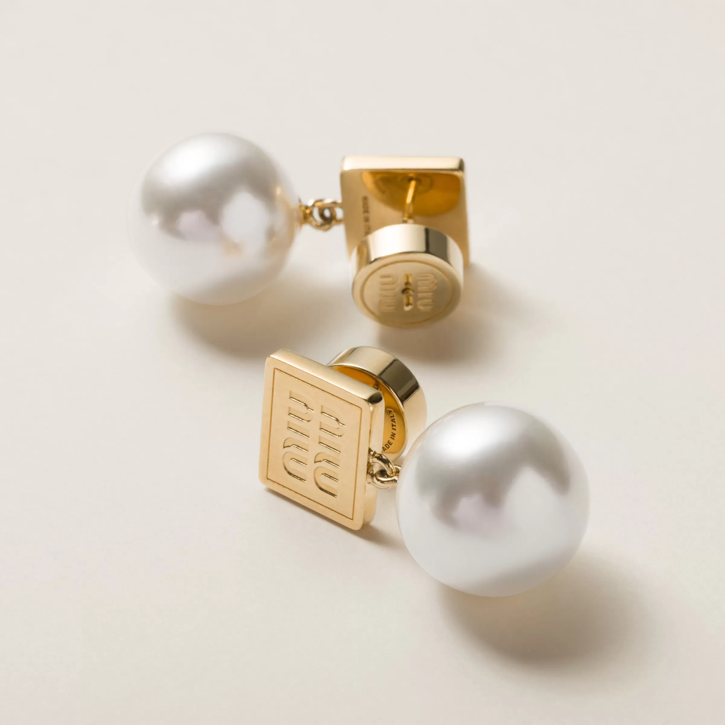 Metal and synthetic pearl earrings>Miu Miu Sale