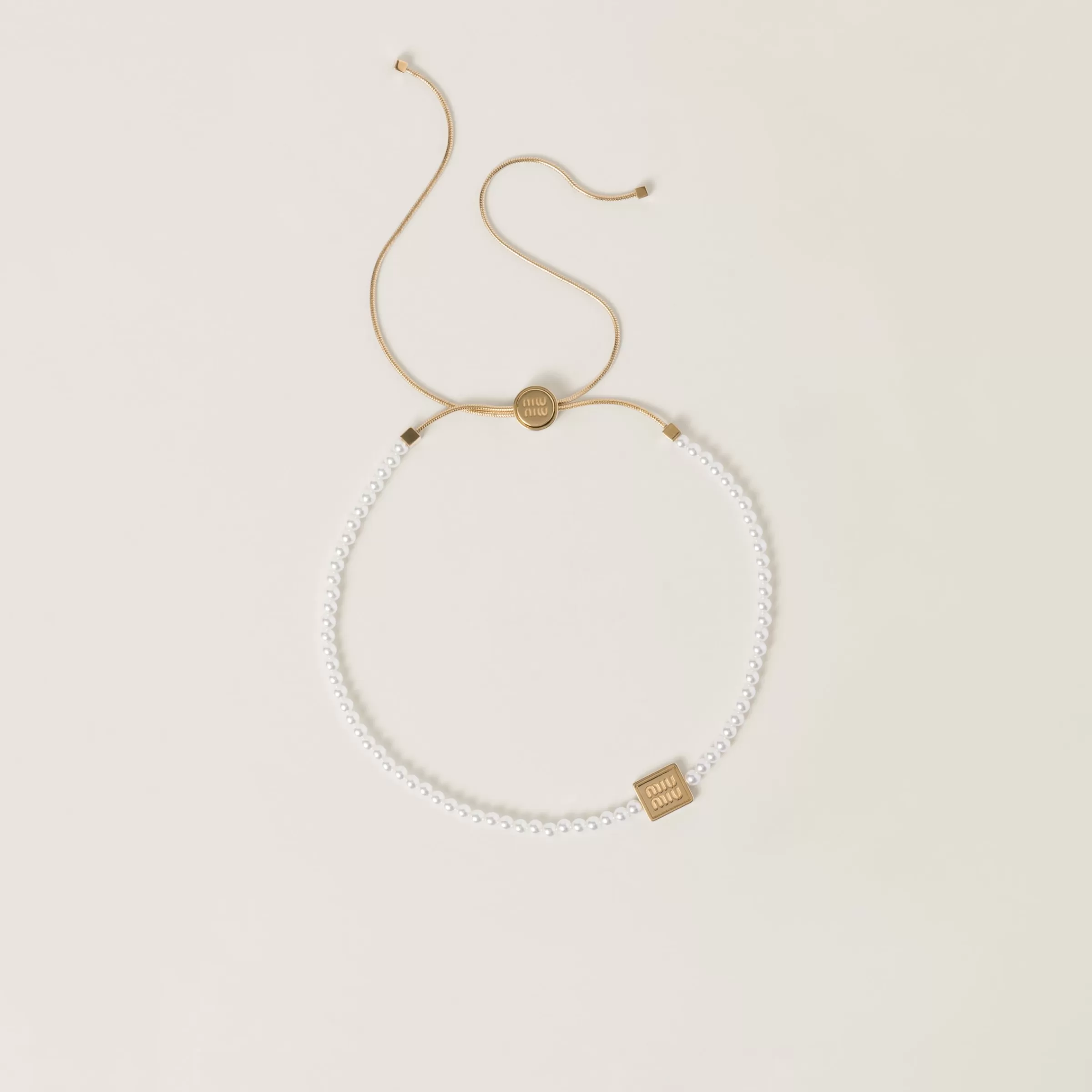 Metal choker with artificial pearls>Miu Miu Store