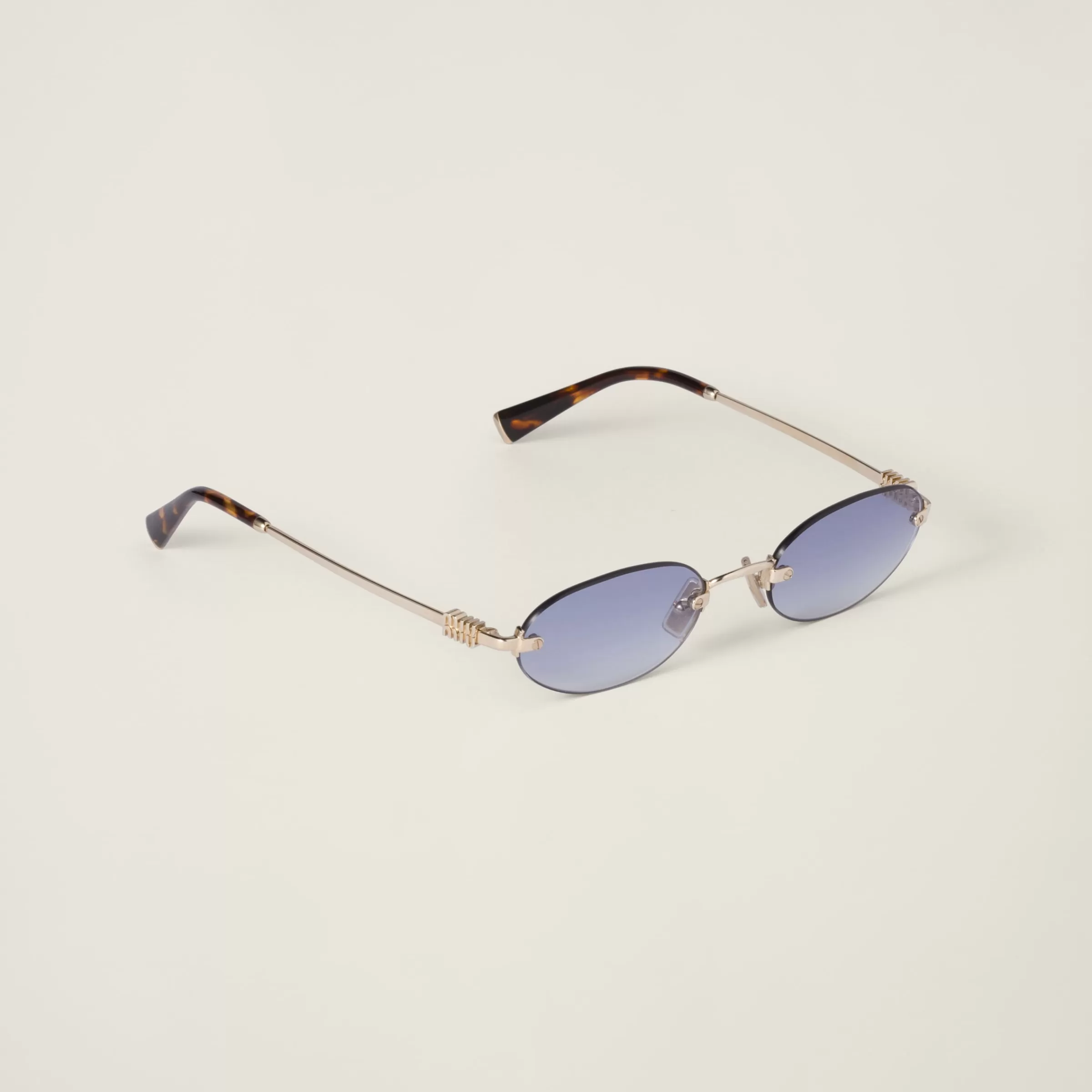 Logo sunglasses>Miu Miu Flash Sale