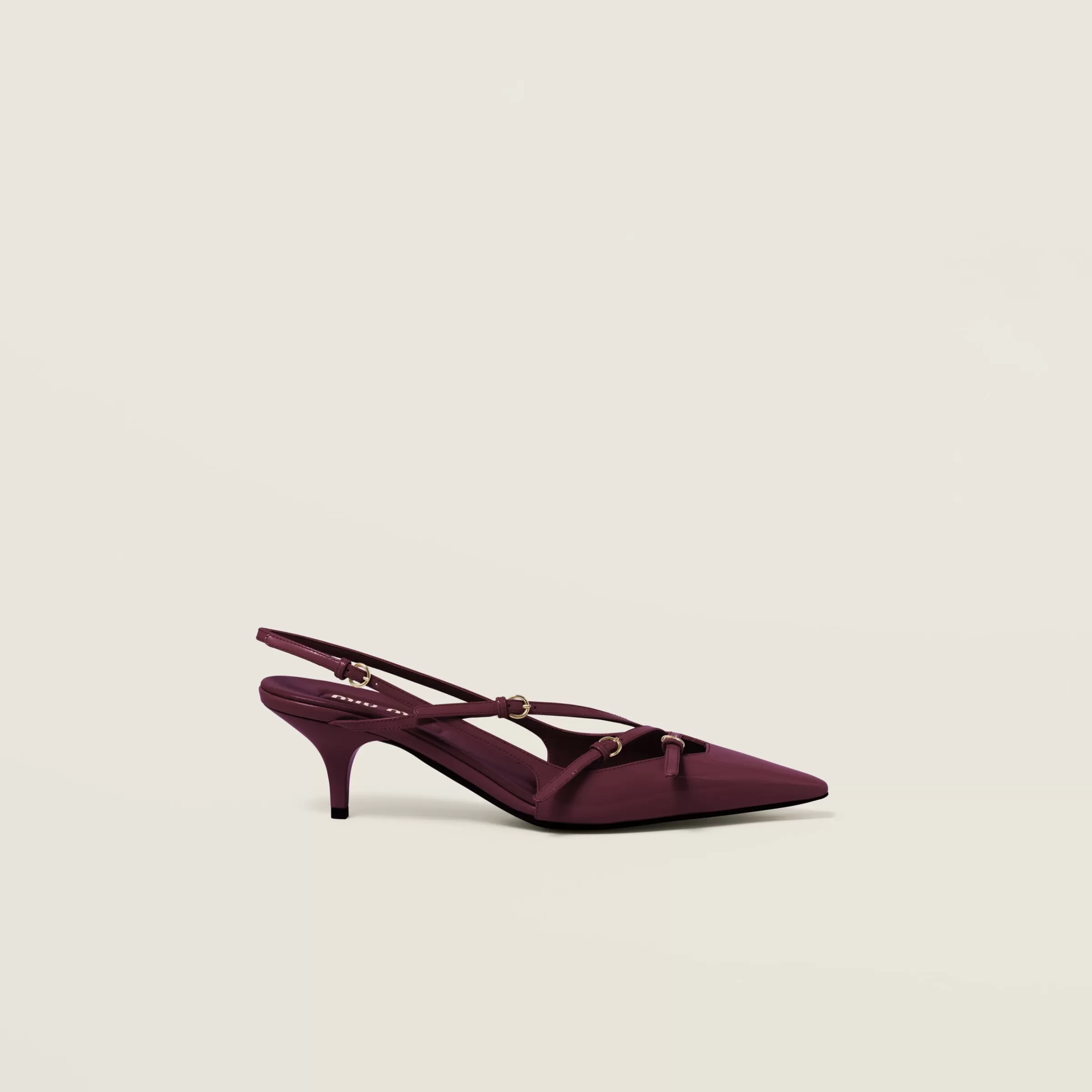 Patent leather slingbacks with buckles>Miu Miu Store