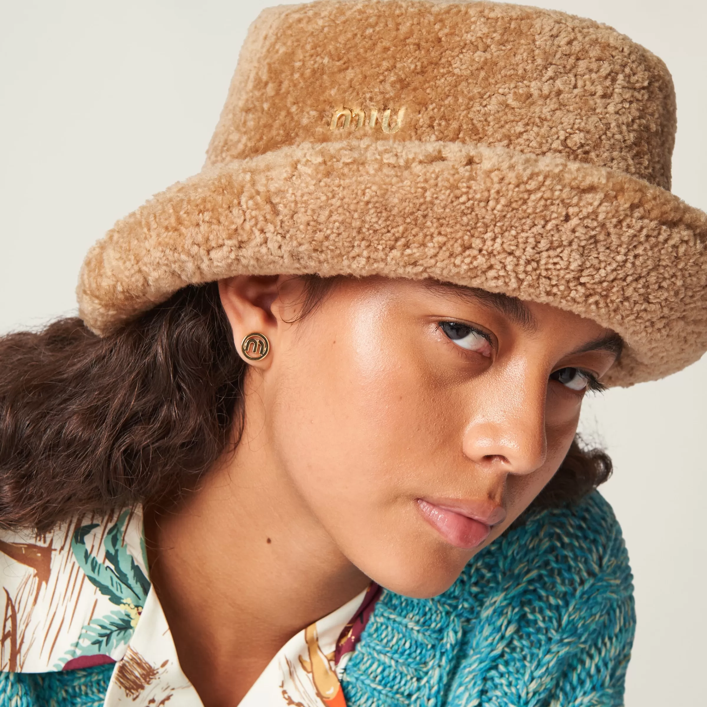 Shearling bucket hat>Miu Miu New