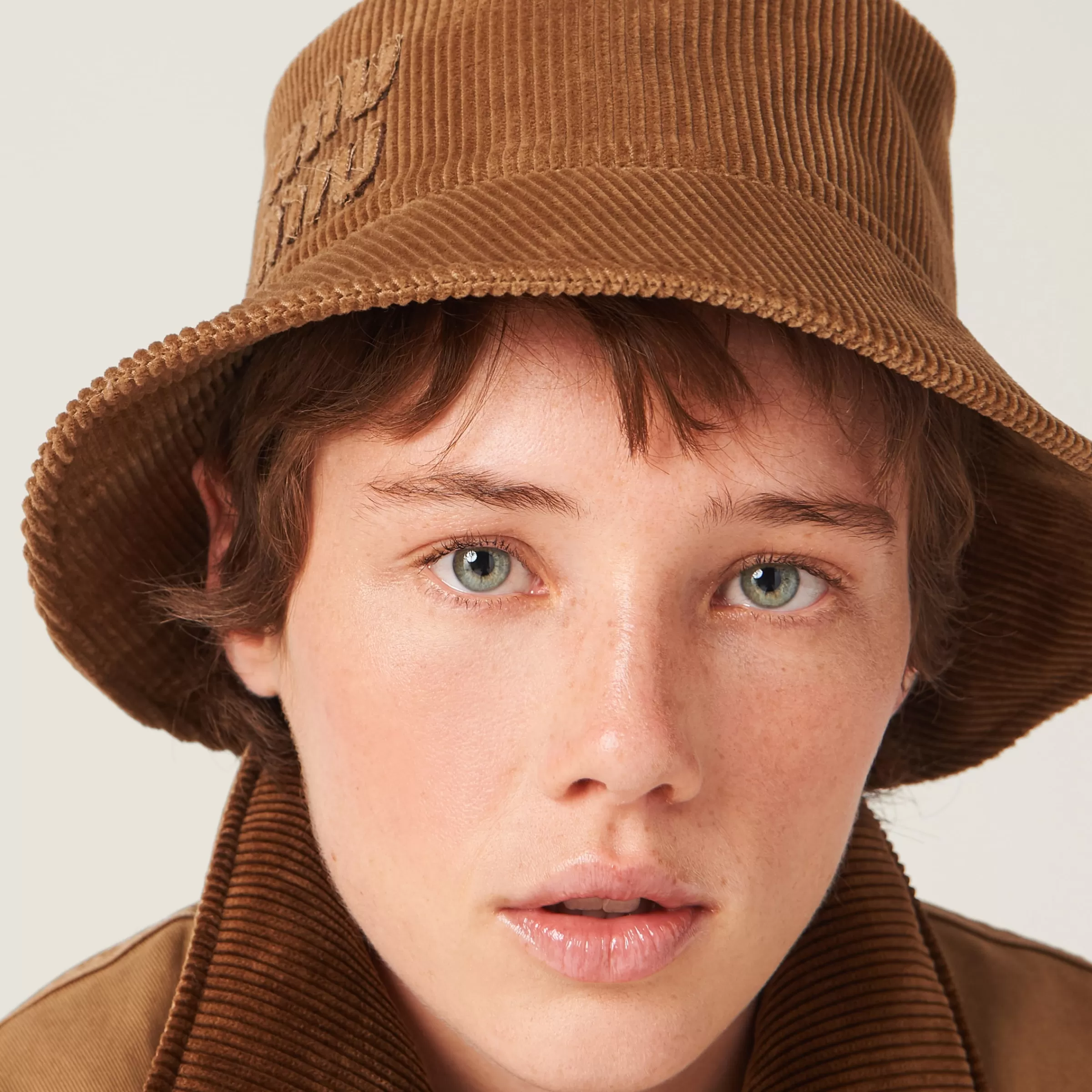 Velvet bucket hat>Miu Miu Clearance